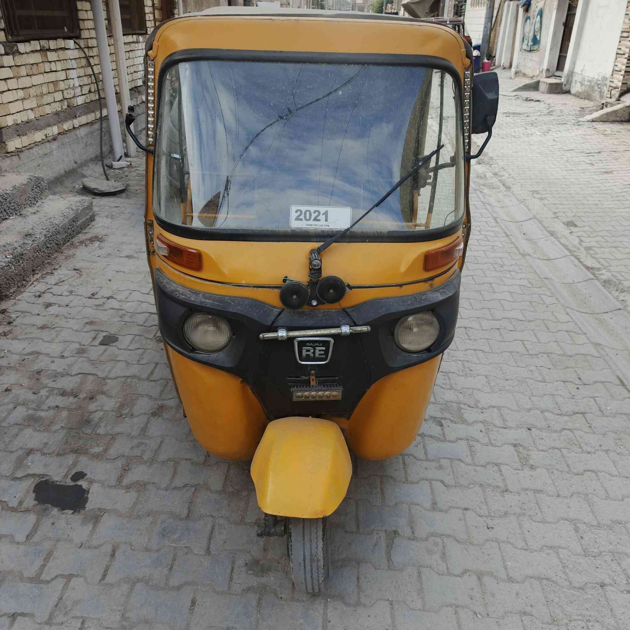 السلام عليكم تكتك للبيع موديل 2019 مضلع دخول 20 اوراق اصلي شرط الترقيم كهربائيات شغاله جاهزه كبل للشارع ماناقص اي شي السعر 3,900 وبيها مجال قليل حك الجيه مكاني بغداد الاستفسار على الرقم‏ ‪***********‬‏
