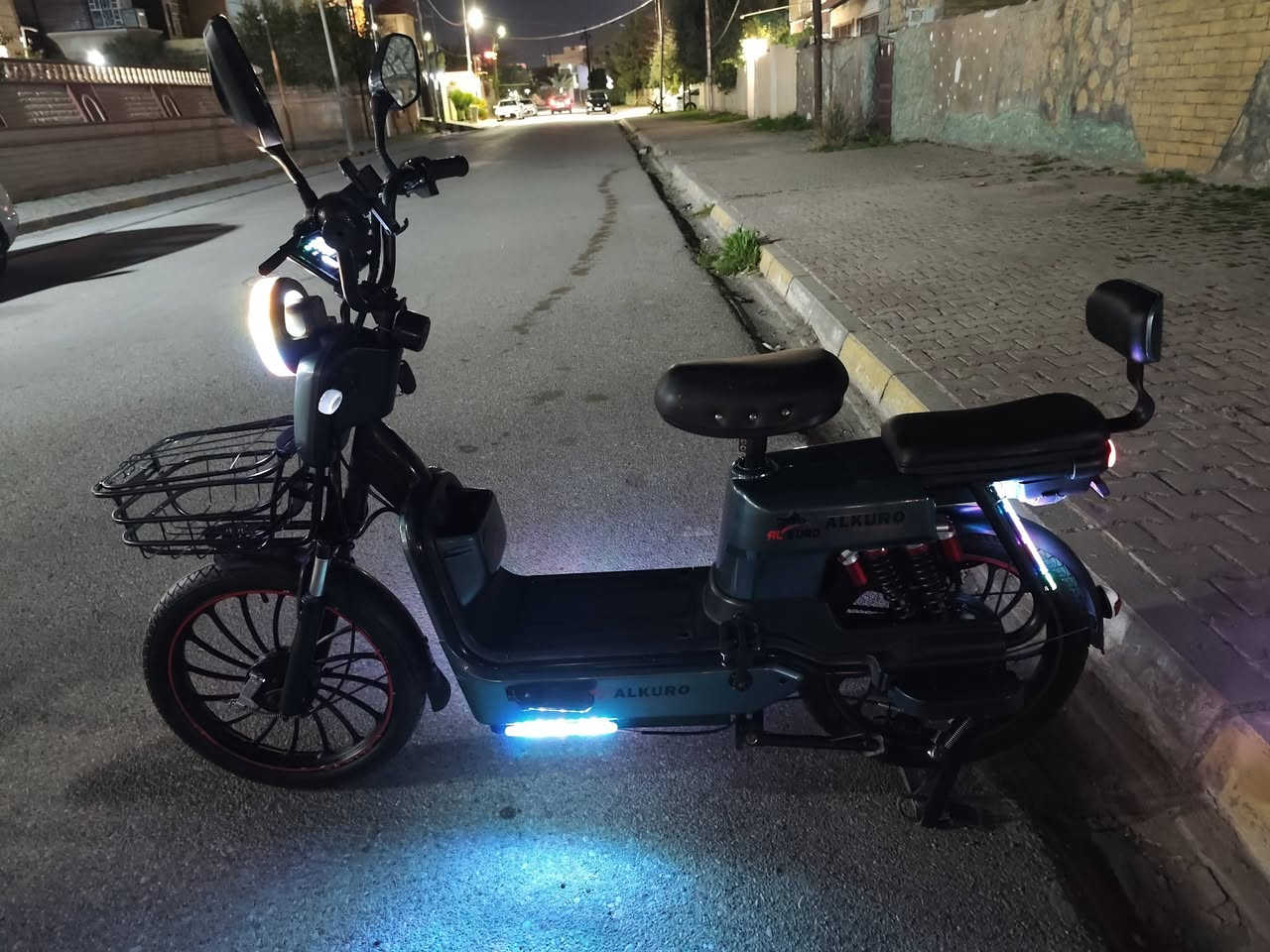بايسكل شحن ALKURO للبيع
فول مابي اي عطل 

شغال ابشرط ماتصرف علي ولا دينار 

سرعة 99

الحقيقي 60

بطاريات اربع دبل 

سعره 350 بي مجال
رقم الهاتف ***********

