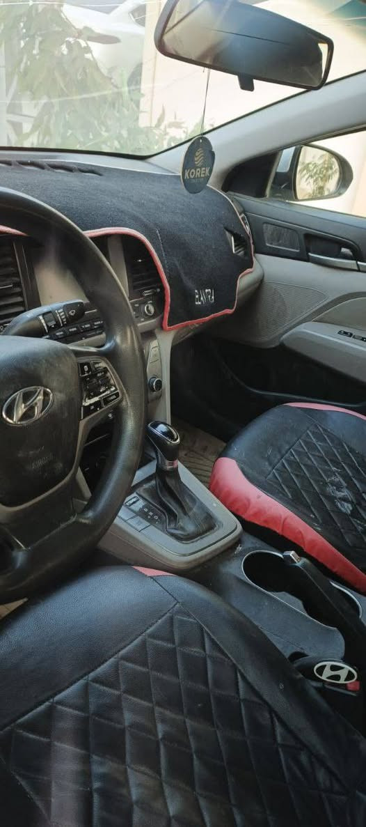 النترا 2018 
وارد امريكي 
محرك ٢٠ دوش 
رقم اربيل باسمي 
بيها كابون 
موصفات نص فول 
كير ثلاث وضعيات 
سبورت + ايكو + عادي 
نقاط عمياء 
كامرة  دوارة
شاشه كبيرة 
 تشغيل عن بعد 
 *********
الضرر بوند وجاملغ قطعتين  صور الضرر موجود
السيارة جاهزة ماتصرف عليها ربع
اي استفسار 
***********
***********
او مراسله ع خاص
السعر  129 موصل, نينوى
