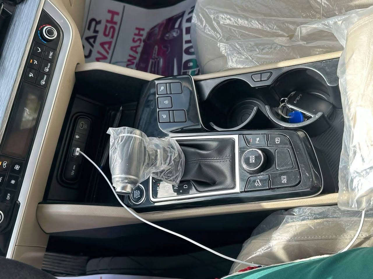 السلام عليكم
كيا سبورتج 23 NIM فول مواصفات 
جديدة السيارة سبير منازل ماشية 43
مكفولة بيها باردات جداً بسيطة 
السعر 215 مكاني بغداد 
***********
