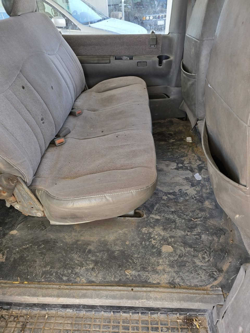 السعر ٢٥ ورقه بسمي
سلام عليكم شوفر فان حمل مديل ٢٠٠٠ كله بلاديه بسمي رقم انكليزي كربلاء سنويه ال ٢٩ جاهزه من كلشي مكان النجف ***********
