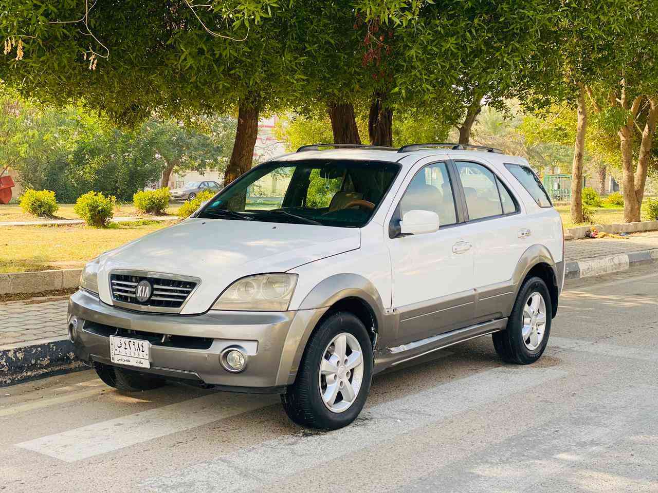 سورنتو موديل 2009 وارد خليجي فول واحد على واحد سياره بيه قطعتين صبق بل عراق سياره جديده وجاهزه سعره 94وبيه مجال رقم*********** موصفات سياره كامره خلفيه مثبت سرعه تحكم استيرن فتحت سقف مرايه شفط كشنات كهربائي محرك 6سلندر تبريد ثلج سياره حداديه تخم تاير جديدات مكان سياره كربلاء
