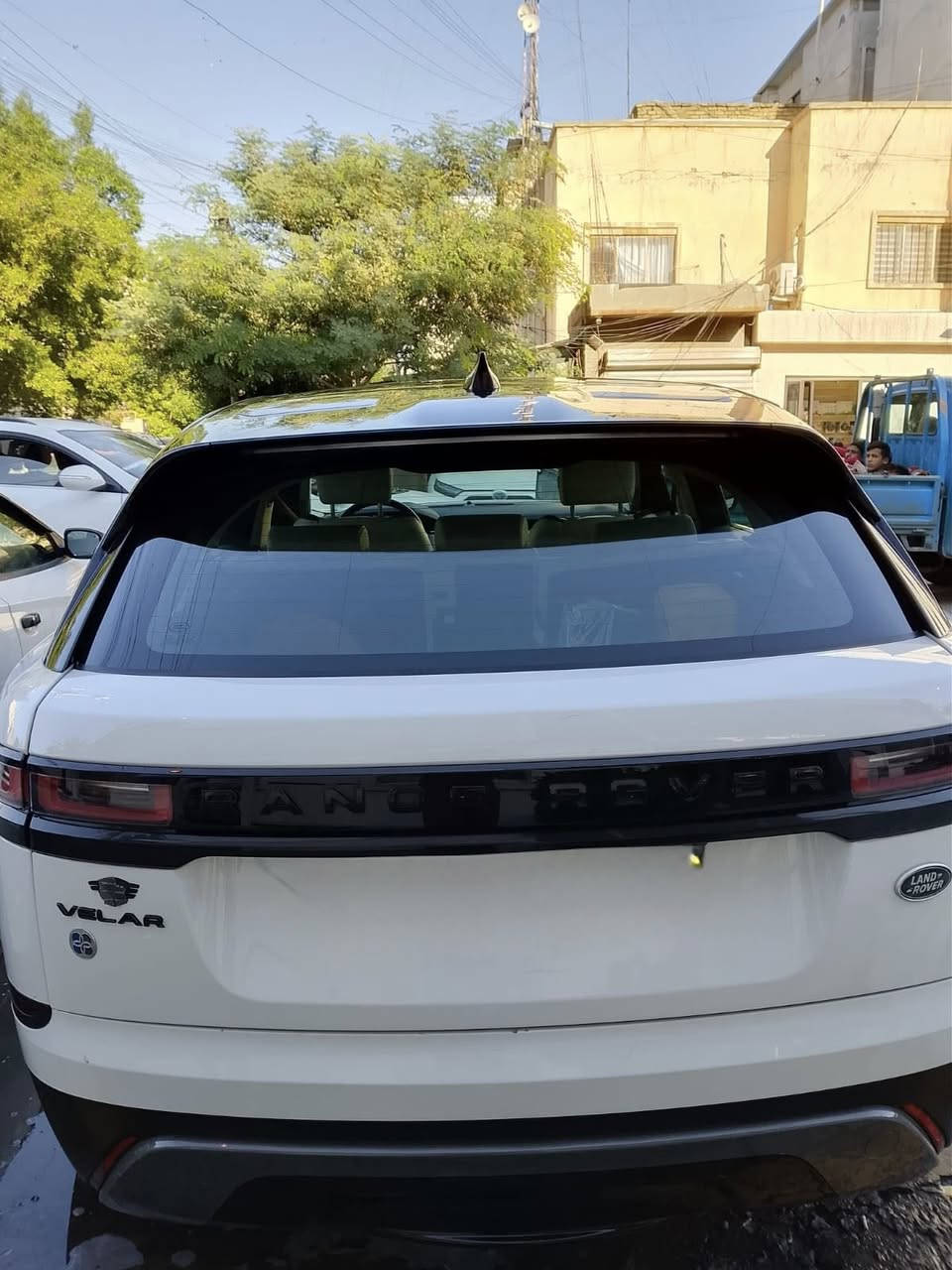 🚗 للبيع: رانج روفر فيلار موديل 2021
🚗 للبيع: رانج روفر فيلار موديل 2021 
📍 مكان السيارة: بغداد
للبيع او مراوس بجمسي  
📊 المسافة المقطوعة: 58000 كيلومتر
⚙️ المواصفات:
• دفع رباعي كامل (Full-Time AWD) 
• ناقل حركة أوتوماتيكي 8 سرعات 
• نظام معلومات وترفيه بشاشتين لمس تعمل باللمس + نظام Apple CarPlay وAndroid Auto 
• نظام شحن لاسلكي للهواتف الذكية 
• نظام صوتي فاخر
• تكييف هواء ثنائي المناطق 
• حساسات أمامية وخلفية + كاميرا خلفية 
• تنبيه البقعة العمياء وتنبيه المرور الخلفي 
• مقاعد جلد فاخرة وتسخين أمامي وخلفي
• عجلات ألمنيوم 20 إنش
• نظام تثبيت السرعة الذكي 
• شاشة عدادات رقمية 

⚠️ أضرار السيارة:
• وارد خليجي سردار – داخل ضمان الوكالة 
• خدوش بسيطة فقط
• مكفولة من الأضرار

📌 تفاصيل إضافية:
• رقم السيارة بغداد مشروع وطني
• باسم المالك – تحويل مباشر
• لون السيارة: ابيض مغلفة bbf 

📞 للتواصل: ***********
