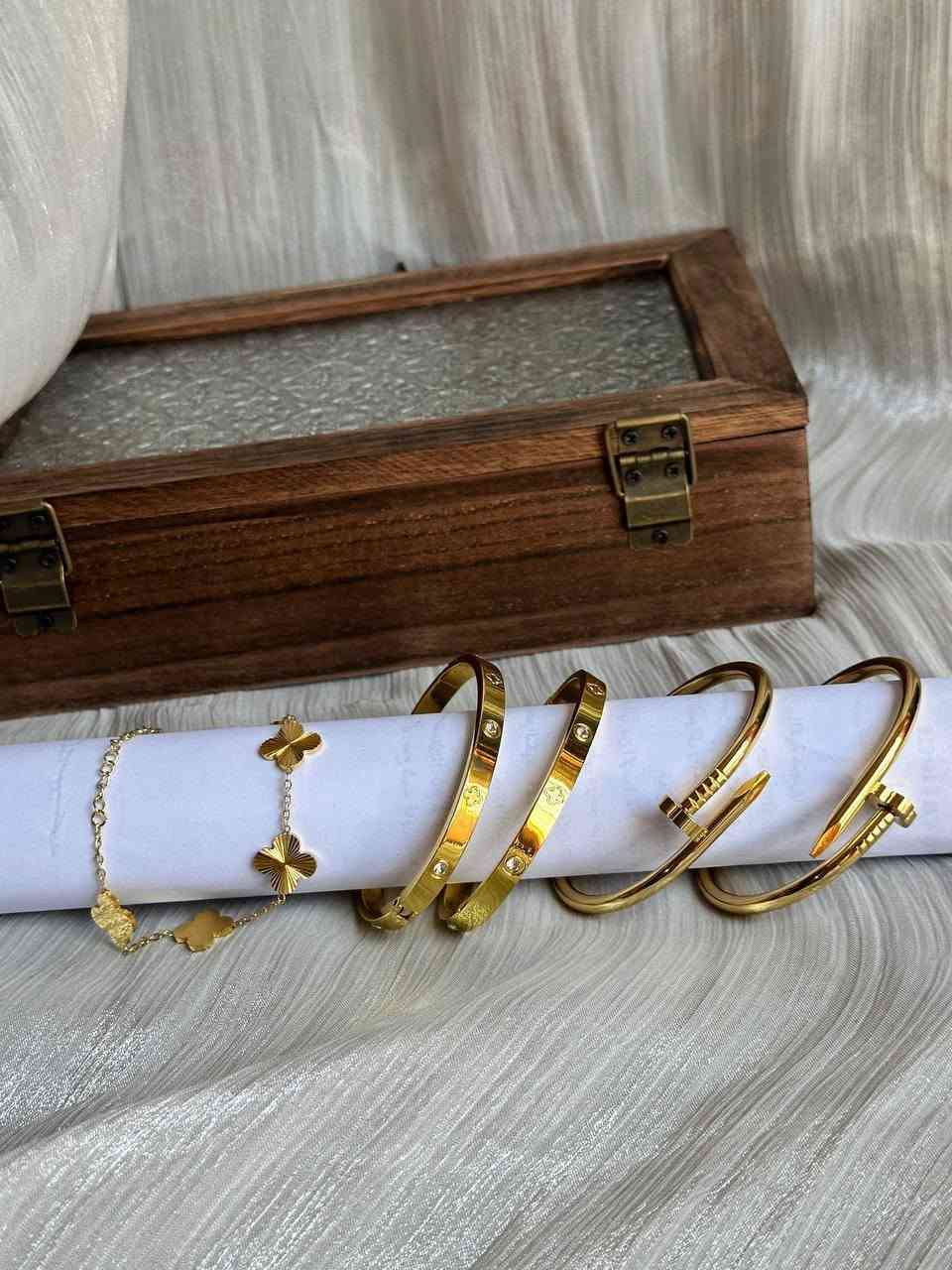 ✨ بضاعة جديدة وصلت ✨

بنات، وصلت تشكيلة راقية من الإكسسوارات بأحدث الموديلات 🤍💎
قطع ناعمة وأنيقة تناسب كل الأذواق، وبأسعار حلوة جدًا.

🌸 سلاسل
🌸 أساور
🌸 خواتم
🌸 حلقات
وغيرها من القطع المميزة.

للطلب أو الاستفسار راسليني خاص، وأهلاً وسهلاً بالجميع. 💕


**إذا كنت صاحب هذا الإعلان وتريد حذفه لأي سبب، رجاءا أرسل رسالة إلى الدعم الفني**