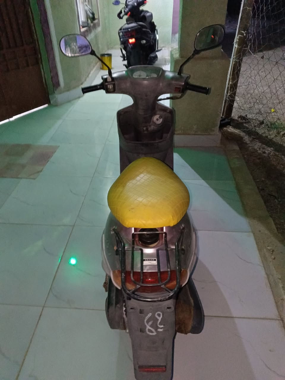 بيجي للبيع دراجه حلو مال جناي 600او بيها مجال للشراي***********
