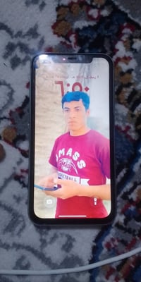 آيفون ١١ • ٦٤ • بطارية ٧٨