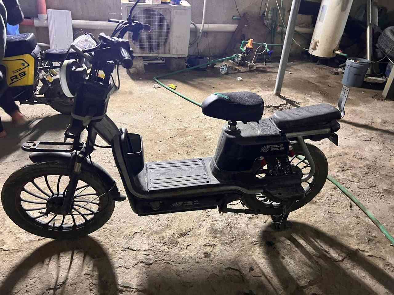 دراجه شحن نقص بطاريات وتشتغل عنوان بصره ابو الخصيب دورة ام زباله سعر 75 وبيها مجال حك الجيه رقم ***********
