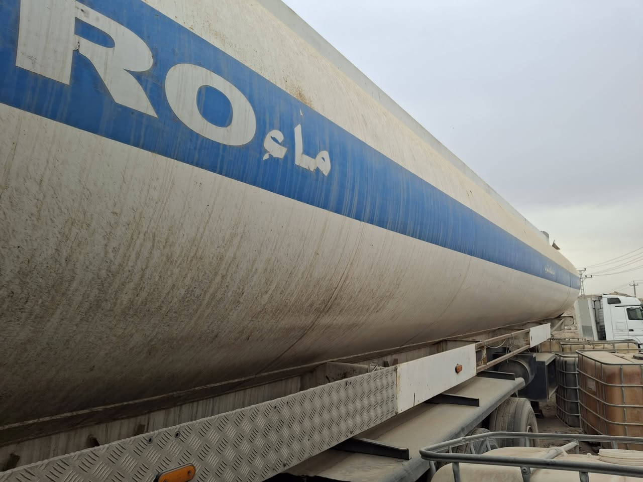 السلام عليكم تنكر للبيع شاصي نظيف لا فطر ولا كسر تانكي نظيف جدا المكان ابوغريب عرب جلوب السعر 90 ورقه 
  ***********
