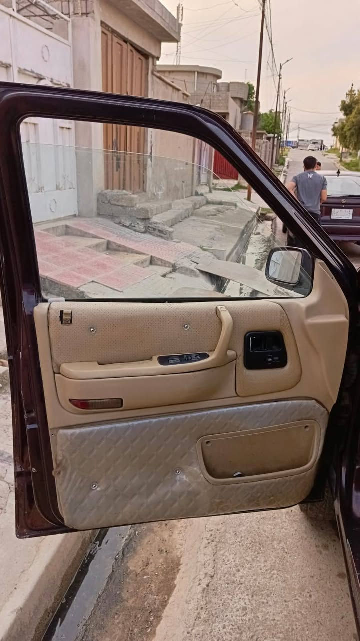 السلام عليكم للبيع سيارة كلايزر شاصي قصير  موديل 1991 رقم اجنبي ب اسمي كير ومحرك بلادي شرط  قفل مركزي كهربائيات كلها شغالة
السلام عليكم للبيع سيارة كلايزر شاصي قصير  موديل 1991 رقم اجنبي ب اسمي كير ومحرك بلادي شرط  قفل مركزي كهربائيات كلها شغالة  
.جامات كهرب كشنات كهرب
مشط استيرن جديد 
العنوان الموصل
رقم الهاتف ‏‪***********
