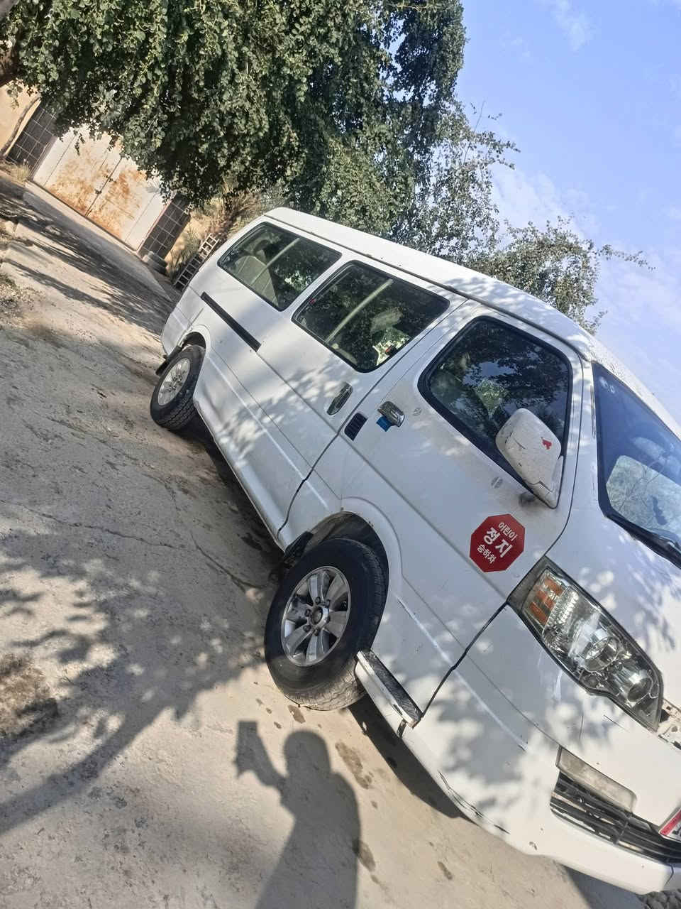 سلام عليكم جنبي اج وان 2014 مكفوله  بس بيه خسفه وره باب سلايت تخم  سياره جديده اخت زيرو سعر 85 وبيه مجال مكان سياره بغداد سلمان باك *********** اتصل وبيك خير وتدلل
