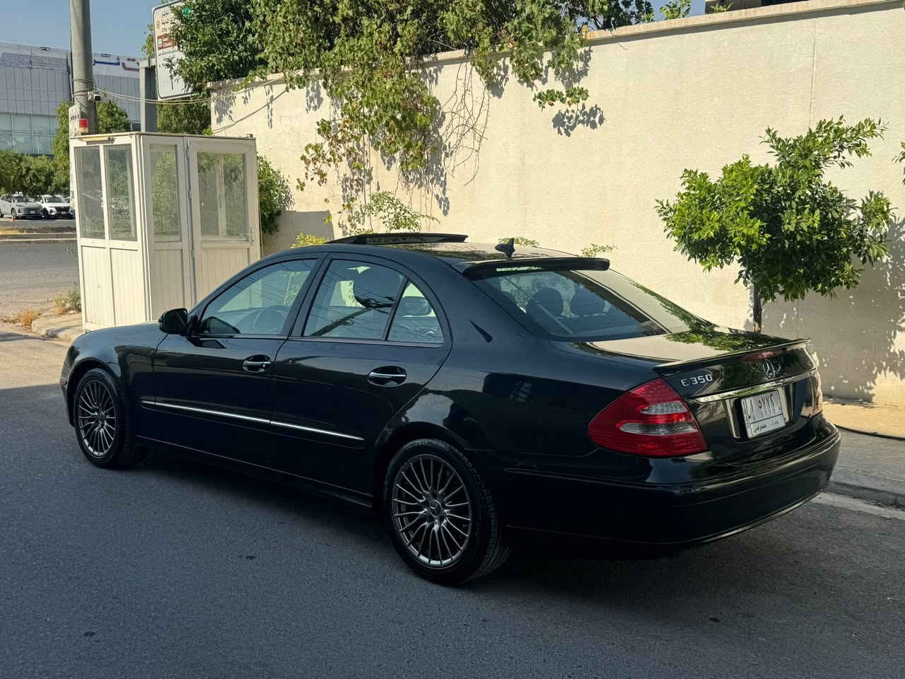 السلام عليكم للبيع فقط بدون مراوس بدون قسط نقد فقط
مرسيدس  W211 E350 2009 
واود امريكي كلين بدون حادث 
 قطع صبغ فقط رش بدون معجون 
محرك 350 عقل فوك المكينه 
محرك. كير. حداديته. تبريد. كهربائيات. جدد بوضع الشركه بدون عطل او نقص وادامه كامله جديده 
تخم تاير باتري منظومه بنزين جدد 
فول موصفات 
سلايد روف كشنات خرن وكهرباء وهيتر تجاوي كهرباء برده كهرباء ستيرن كهرباء لايت عدسه زنون 
الخ .. باقي تفاصيله معروفه 
رقمع بغداد 4 ارقام مشروع وطني تحويل مباشر مكانه بغداد العطيفيه 
والسعر 110 وبيه مجال بسيط 
اي استفسار فقط الاتصال ***********
