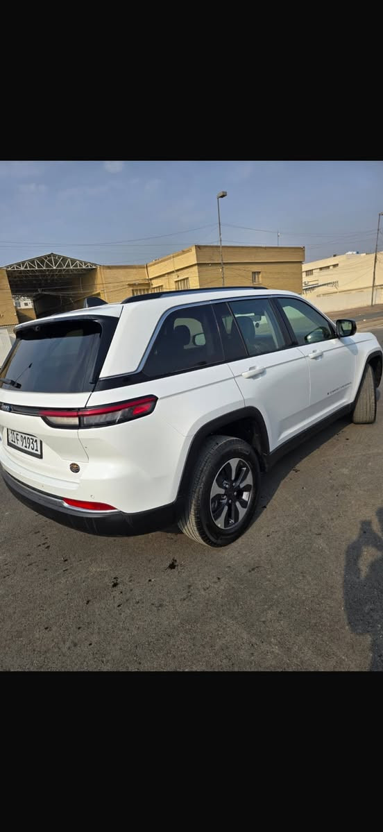 جيب لاريدو 2024
السياره فول
بانوراما 
بصمه 
كشن جلد تدفئه وتبريد وكهرباء وخزن ميموري
بردات خلفيه وكشنات خلفيه تدفئه
جنطه كهرباء
٣شاشات 
حادث السياره فقط رصعه بلبنيد بدون ايرباك بدون راديتر بدون شواصي 
الدعاميات نفسهن اجني ويا 
ماشيه ١٩ الف 
السياره هايبرد بلكن 
رقم بغداد بسمي 
سعر 445وبي مجال 
مكانه بغداد صليخ
***********
