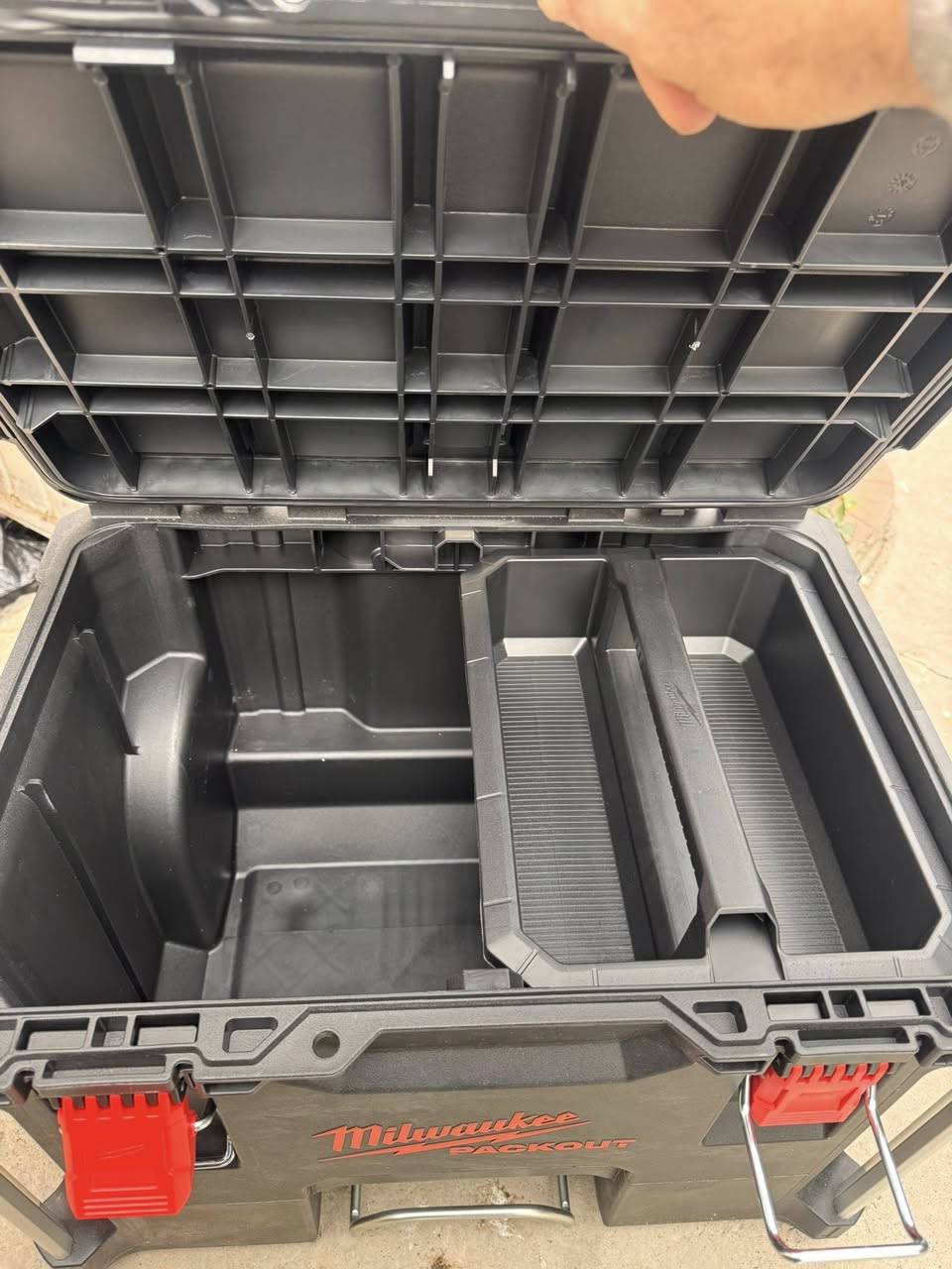 سلام عليكم اخوان
رمضان مبارك عليكم 
بوكسات ملواكي اصلي 4 طوابق ضد الكسر ومقاوم للماء والأتربه 
توصيل متوفر 
الي مايعرف سعرهن ليعلق ويكسر ابحلال الناس 
*********** 📞 واتساب
