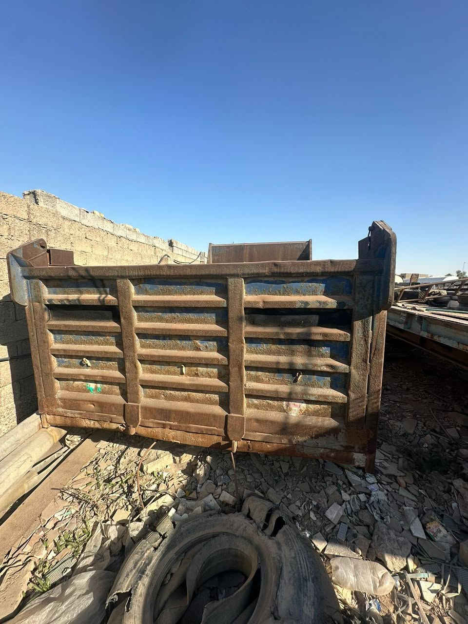 السلام عليكم بدي قلاب بلادي للبيع ***********  /***********
