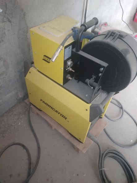 اعاده نشر بسبب الوعود الكاذبه مكينه ايساب 500 امبير مك مع فيدر وكامل ملحقاته مكينه جديده مامشتغله للاستفسار خاص او الاتصال ***********
