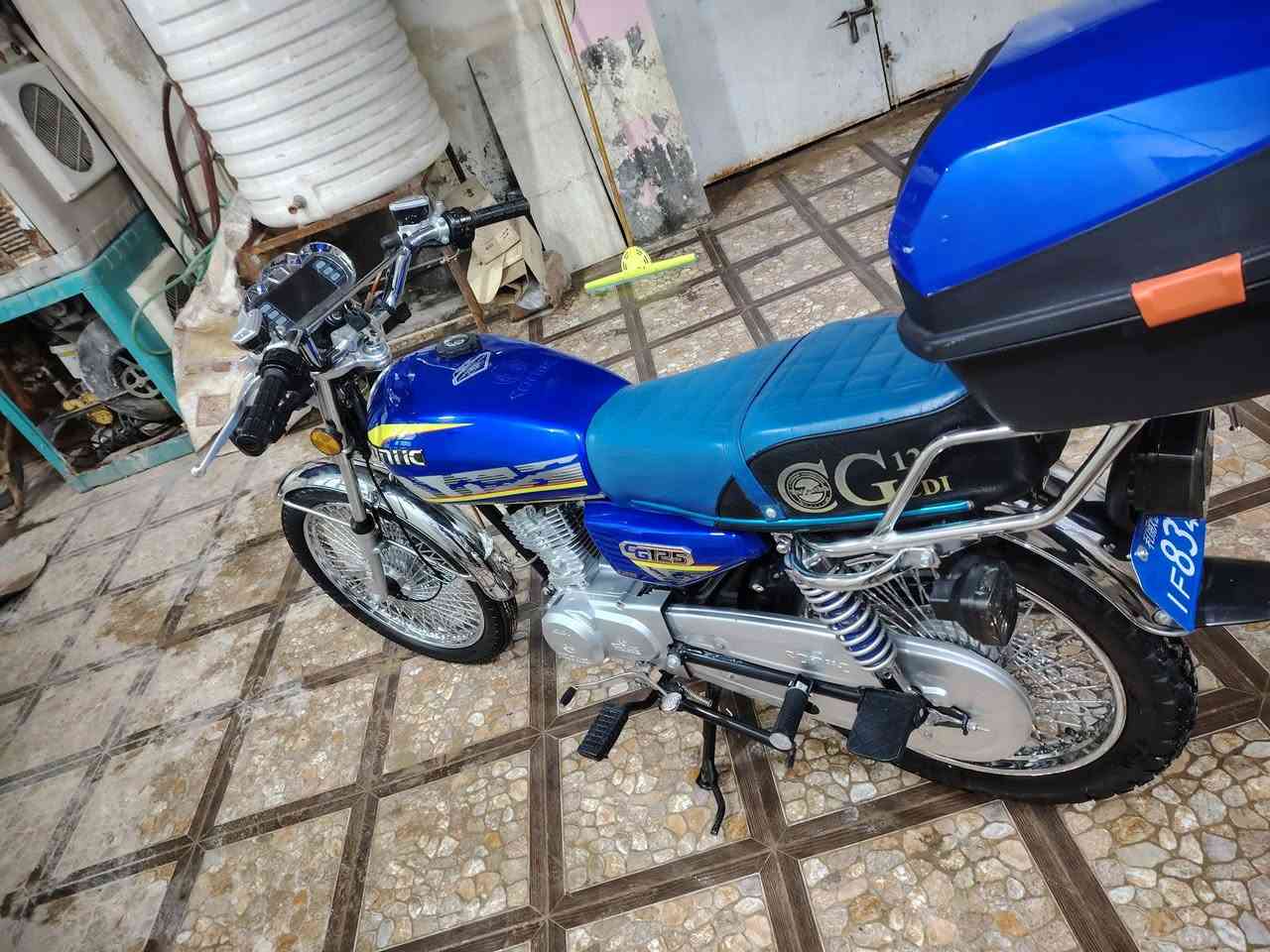 السلام عليكم تايكر سونك الشاصي 17 جديد وكاله والباقي كله 25 مو تعمير شد الوكاله يعني الوكيل مطلعهه هيج أوراق اصولي السعر خاص او عله هذه الرقم  ***********
