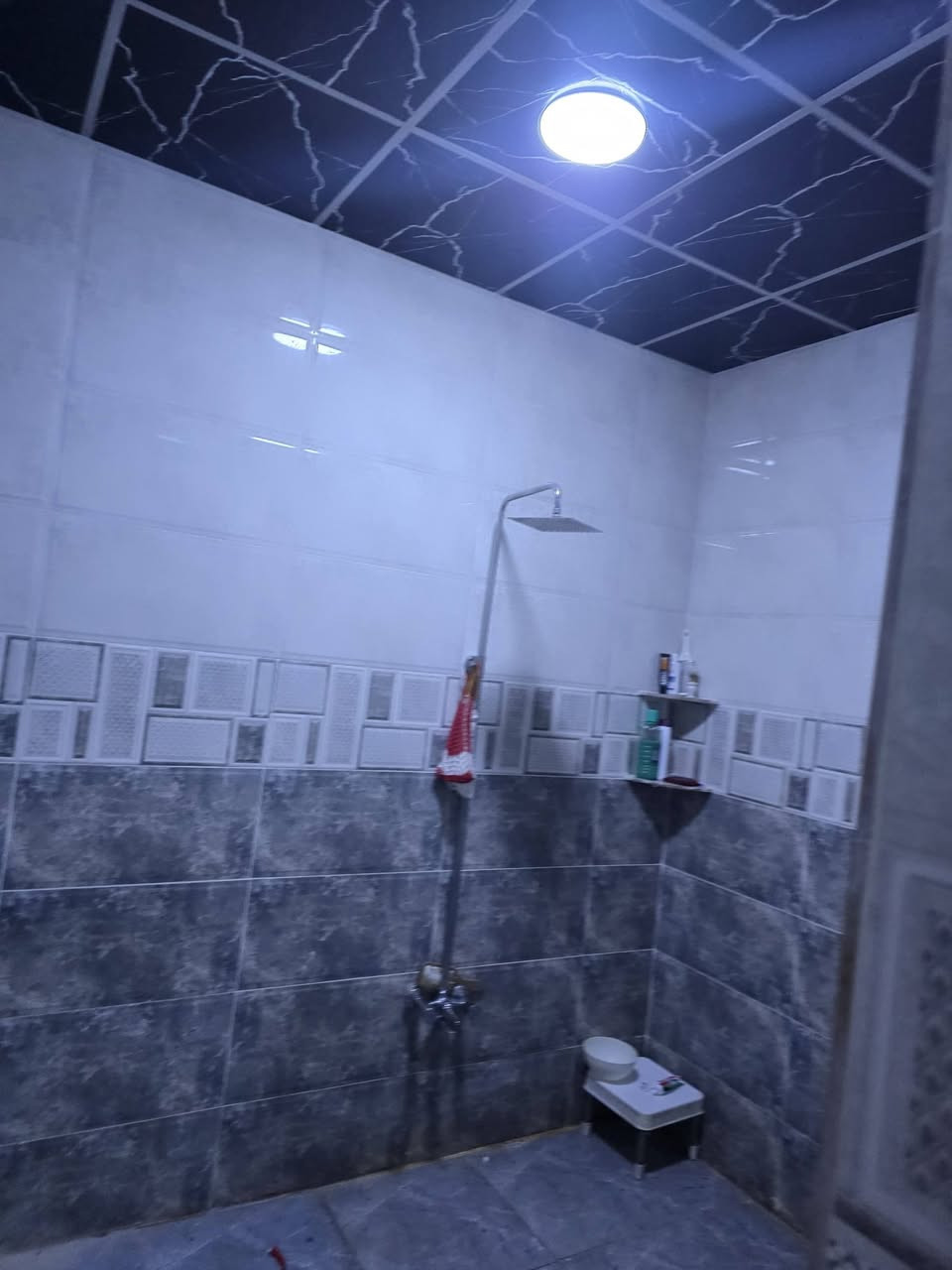 ‏الإيجار شقة طابق ثاني
‏حي الصحة مقابل حي دوميز جانب الأيسر من مدينة الموصل
‏المساحة 200 متر والسعر 250
‏غرفتين وهول ومطبخ مشتملات 
‏بناء حديث سيراميك
***********
***********
