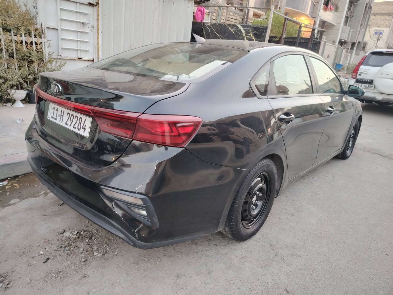 السلام عليكم اخوان اريد مراوس بسني نضيفه سيارتي فورتي موديل ١٩ كير عادي محرك ٢٠٠٠ كامله وجاهزه مكاني بغداد البياع الشراي يتصل *********** وبخدمته
