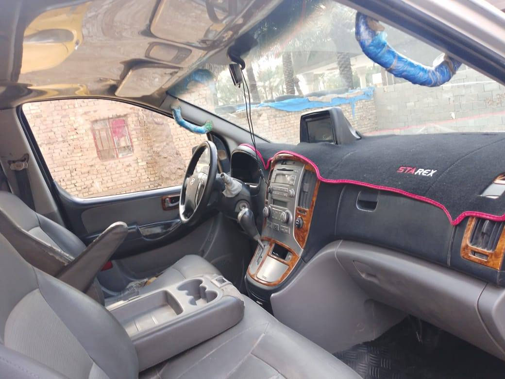 سلام عليكم لبيع ستاركس موديل 8 مسكر اصل اوتوماتيك مكفوله كفاله ما عده جاملق خلفي  رقم قادسيه مميز مكينه كير اكسن جدد تخم تاير تبريد وتدفىه شقاله مكان واسط العزيزيه تصل وبيك خير ودلل رقم موبايل// ***********
