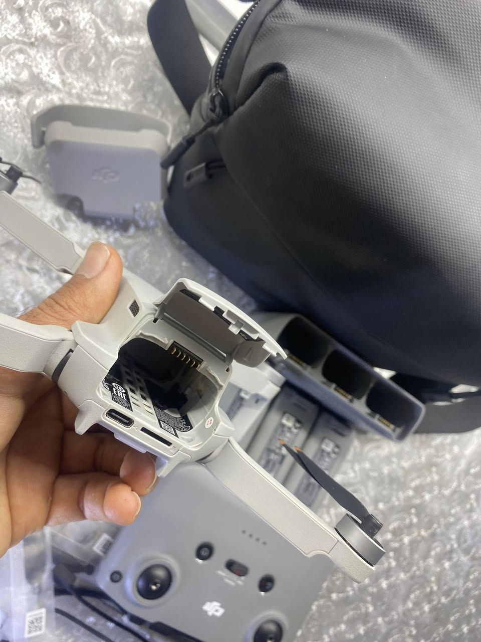 درون dji mini2 combo 4K
نظيفة ومرتبة جدًا. لا شقوق ولا صدمات.
590 الف
ماعندي توصیل بس داخل اربیل اکو


**إذا كنت صاحب هذا الإعلان وتريد حذفه لأي سبب، رجاءا أرسل رسالة إلى الدعم الفني**