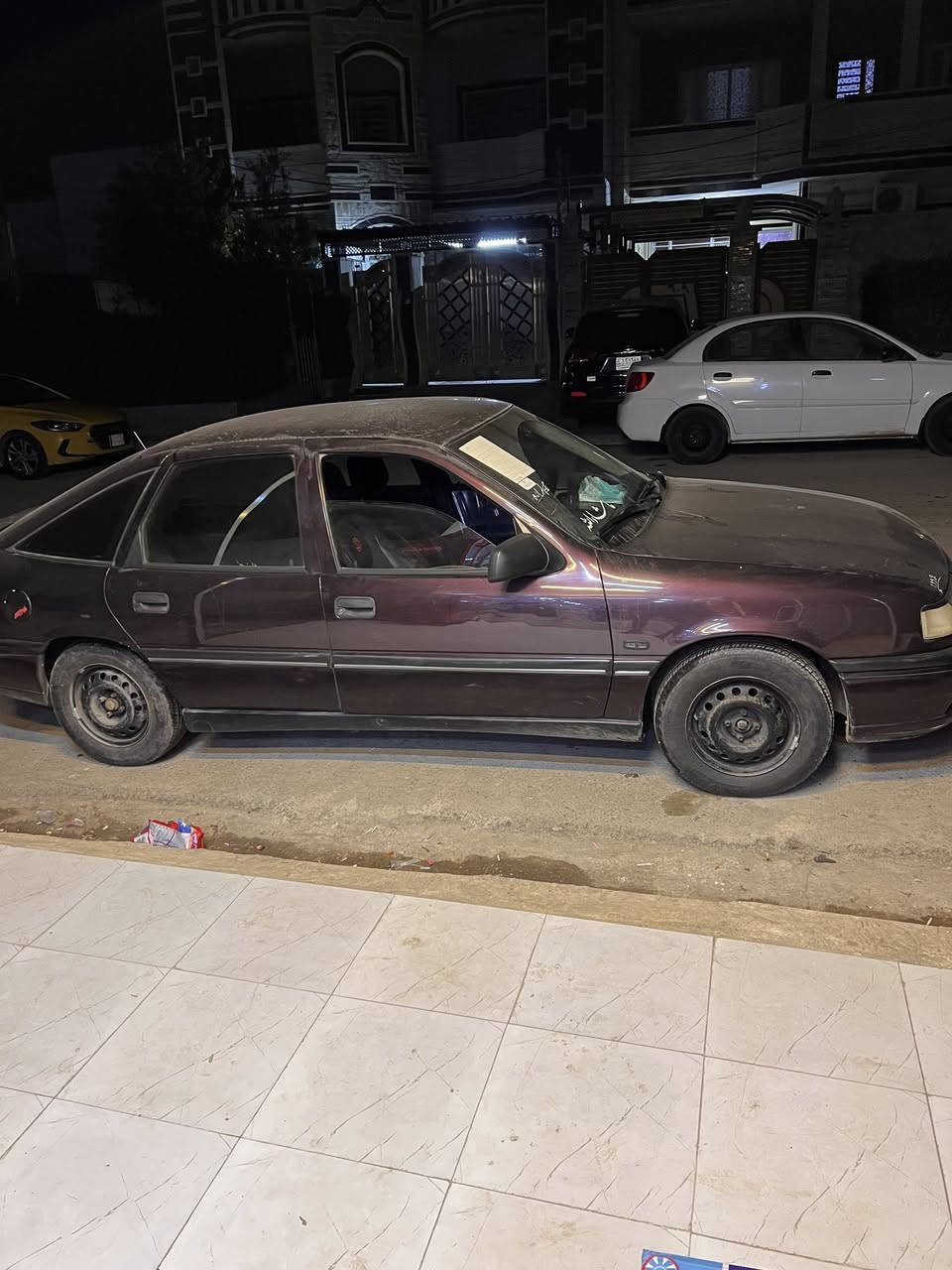 فكترا موديل 1992
حجم 16  
كابون بانزين بيها 
مكينه حاويه 
سلف حاويه 
داينومو حاويه 
باتري جديد 
طخم تايرات جديد 
دوشمه جديده 
بدون صبغ فقط دوائر وقطعه رش 
سيارة كلش حلوة 
السعر 39. وبيها مجال 
***********
***********
