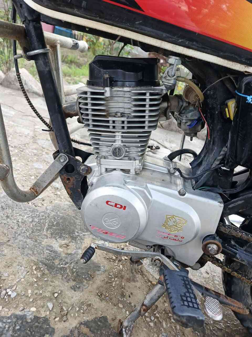 سلام عليكم تايكر اربعه كير موديل ٢٠ مكينه مفتوحه جاهزه مناقصها كلشي مكاني بعقوبة ٤٠٠ وبيها مجال بسيط 
***********
