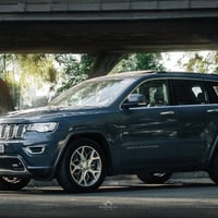 جيب كراند شيروكي اوفر لاند  موديل 2021  خليجيه وكاله هارلم  ماشيه 4200...