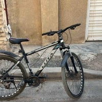 بايسكل للبيع كنت جبلية نظيف حجم 28 السعر 100 الف وبي مجال مكاني بغداد ...