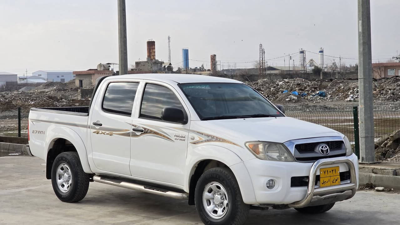 پیکاب مە رزیه مۆدێل2006 ڕه قەم هەولێر سەنەوی بەسەر نەجوە سەیارەکە بێ بۆیاخە گێرو مەکینەو ئه کسل بەشەرت  پشو پێشی کەپسە هەیکەلی زۆر جوانە چاڵو شوختی نیە ناو داخلی لۆک تەبریت ساردوو گەرم بەشەرت 4تایەو ویلی لۆک لەژێرە سەیاره کە کامل مەسروف کراوا دیناری مەسروفی نیە شوێن نزیک ڕانیە ***********.ڤایبەر.واتسائپ
