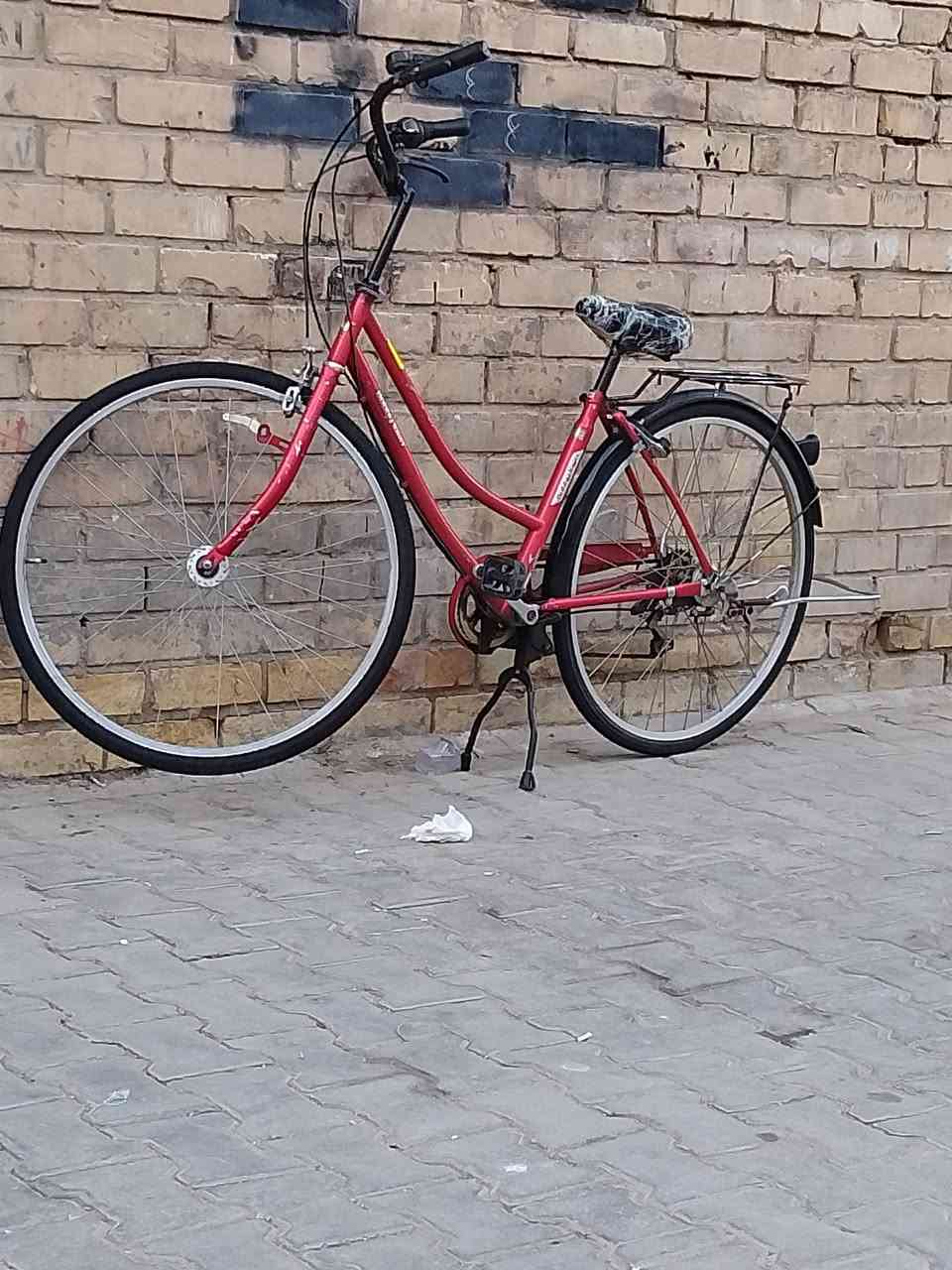 السلام عليكم
بايسكل بناتي عكرب للبيع

ابريكات أمامي خلفي شغلات✅

7نمر✅

حجم27✅

النقص الوحيد جاملغ أمامي

السعر85 وبي مجال💸

العنوان بغداد الجديدة شارع المسبح📍

الرقم ***********📱📞
