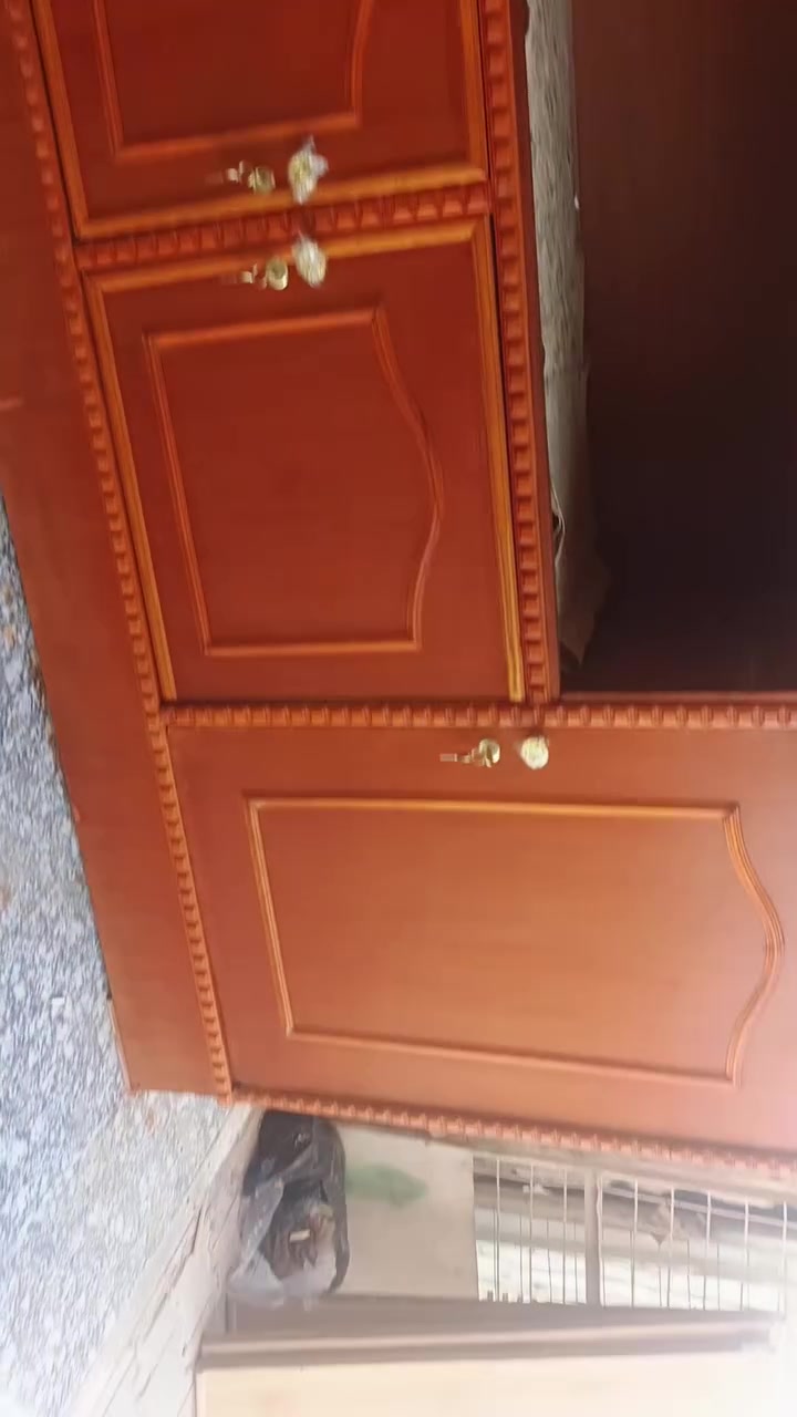 اغراض للبيع ليريد يجي خاص او واتساب ***********

