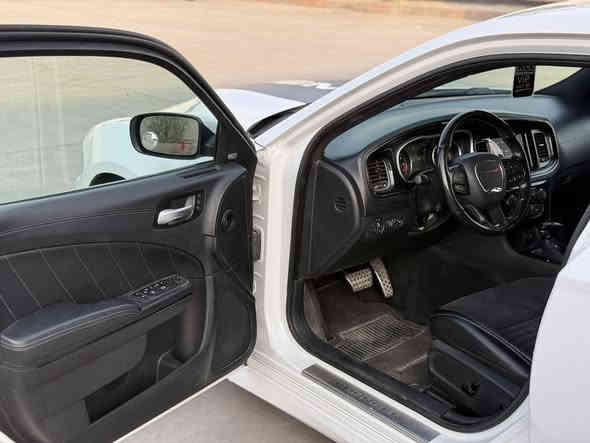 السلام عليكم 
جارجر ٢٠٢٣ دايتونه RT 
حادث سرقه بدون دواخل و (الصبغ فقط بنييد)
سياره جديده بمعنى الكلمه 
للاستفسار ***********
***********
