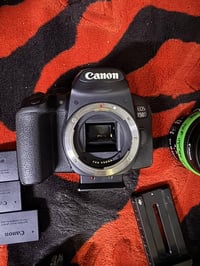 كاميرا كانون D850 فول Hd بلوتوث وايف اي  استخدام قليل ياباني اصلي عدسة...