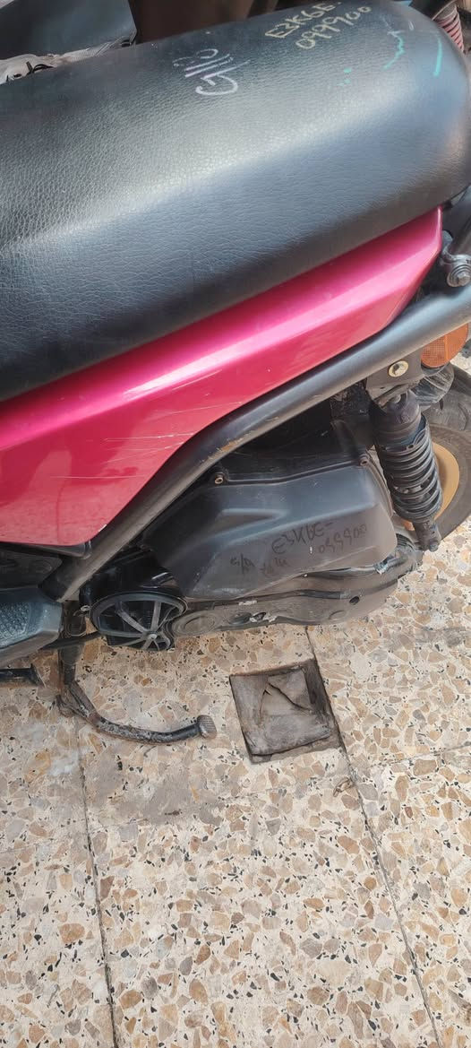 سلام عليكم دراجه سكنس جبلي للبيع الدراجه مكينه مكفوله كهرباءيات شغاله دراجه شلعه معدل مكاني ام الكبر السعر ٧٥٠ وبيها َمجال قليل رقم الهاتف ***********
