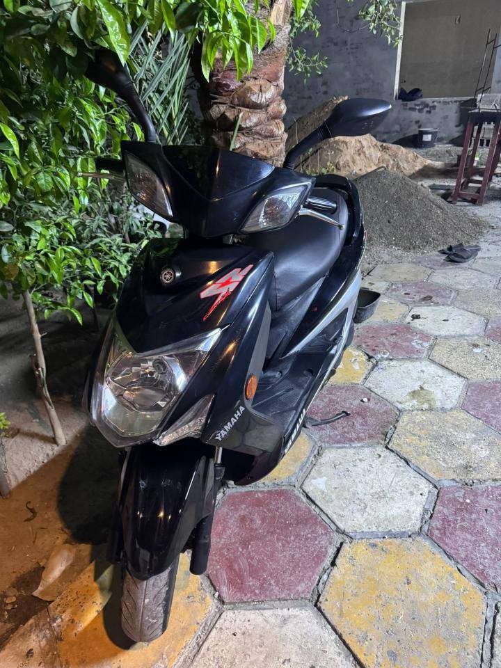 سلام عليكم دراجه لد كوري  بحالت لوكاله صارله سبوع من ماخذه كلشي شغال بيه محتاج وريد بيعه مستعجل عله بيعه مكاني لبديات سعر مليون وربع ***********
