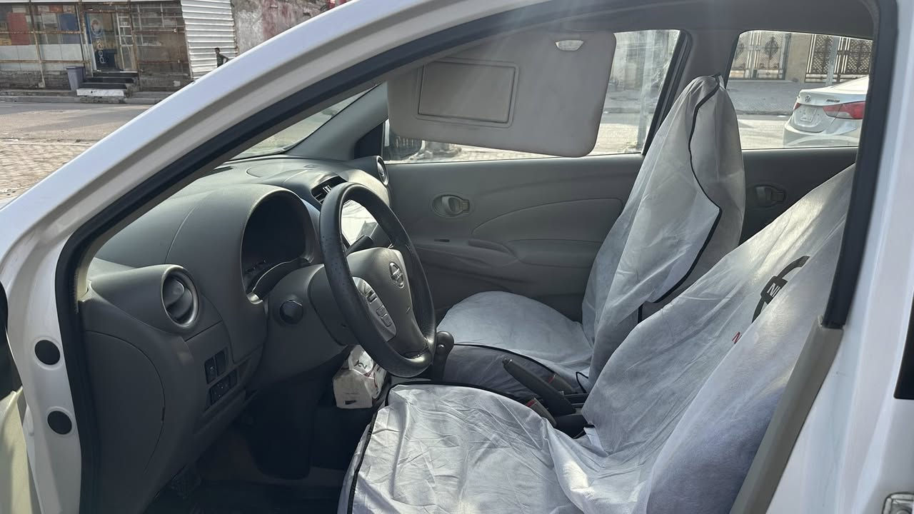 نيسان سني ٢٠٢٠ جاهزه من كلشي
سنويه منتهيه 
اربيل بسم شركة
ماشيه ٩٣  مال بيت مو تكسي
بيها طخات زغار 
سعرها ١٠٠ وبيها مجال قلقل
***********
