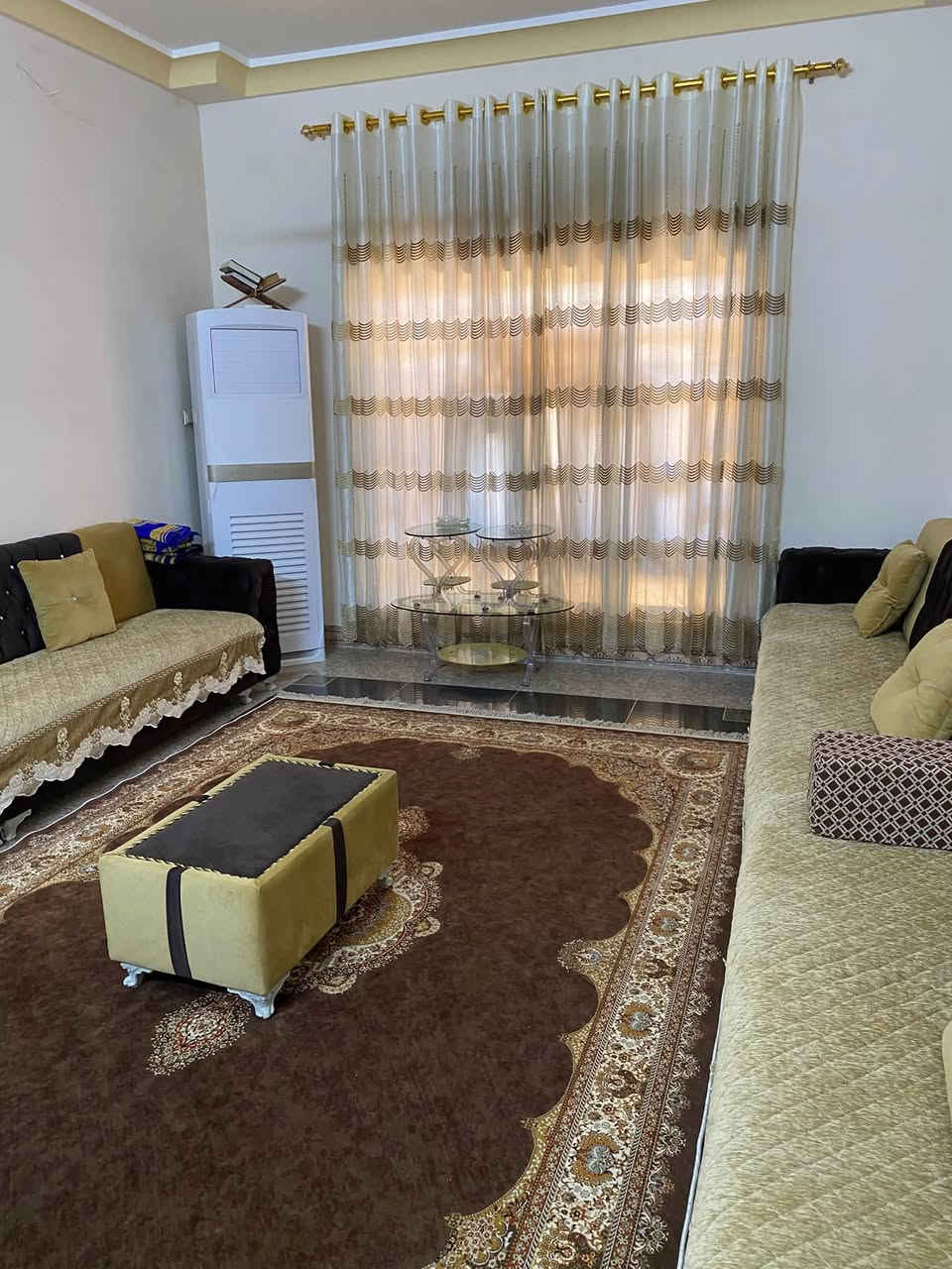 السلام عليكم
للبيع دار سكنية مساحة 300 متر طابو صرف حي الاسمدة طابقين بناء حديث استقبال صالة داخلية 3 غرف نوم صحيات الارضية كرانيت للاستفسار مراسلة الصفحة او الاتصال على الارقام التالية 

***********

***********
