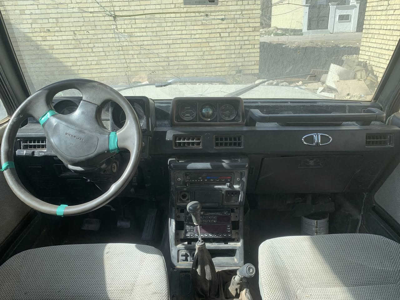 سلام عليكم سيارة كالوبر مديل ٩٢ البيع
سيارة خير من الله مكينه بلادي كلشي بيه بلادي محرك وكير بلادي دفع رباعي شغال كير عادي سيارة تبريد شغال 
السعر ٣٥ بي مجال 
مكاني بغداد الدورة

‭٠٧٧٥ ٦٨٠ ٧٣١٧‬
