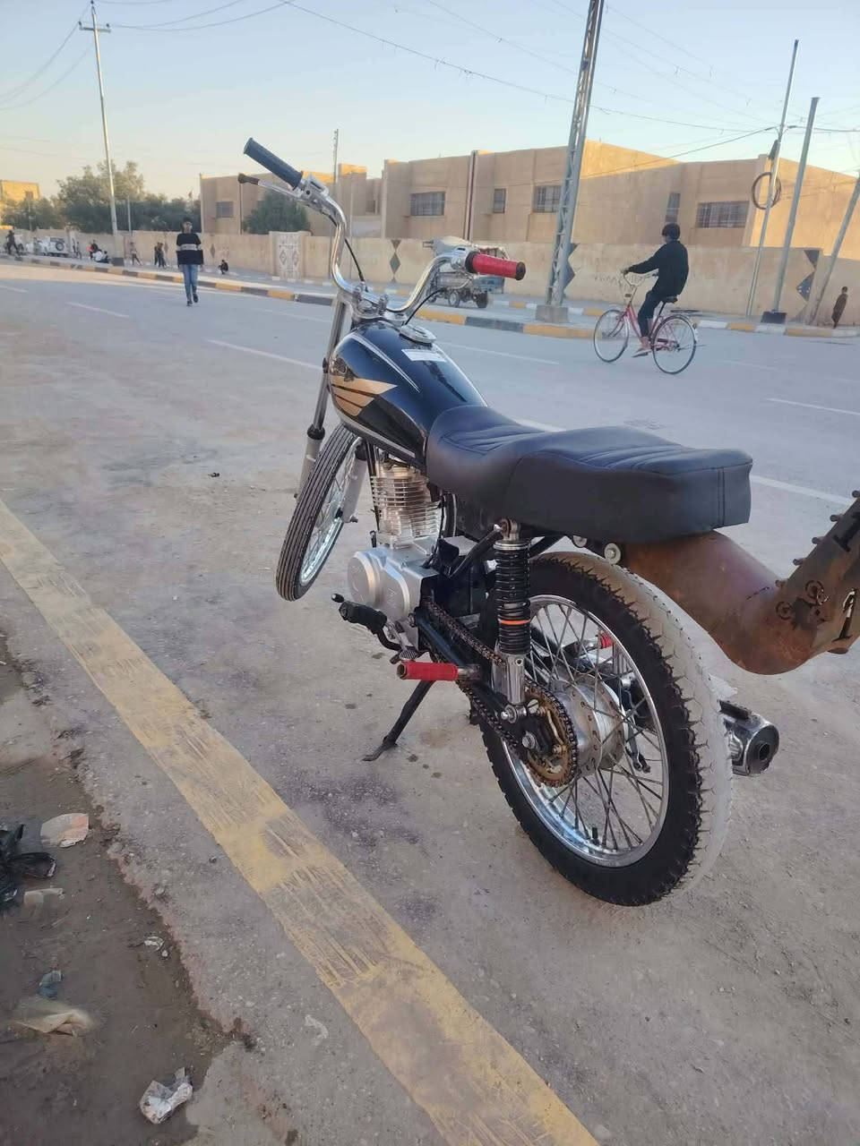 سلام عليكم لبيع شاصي 15 ارشه تعمير جديد 25 اصلي 700 وبيها مجال مكلف بنشر اني هذا رقم راعيها ***********كوت زورجات
