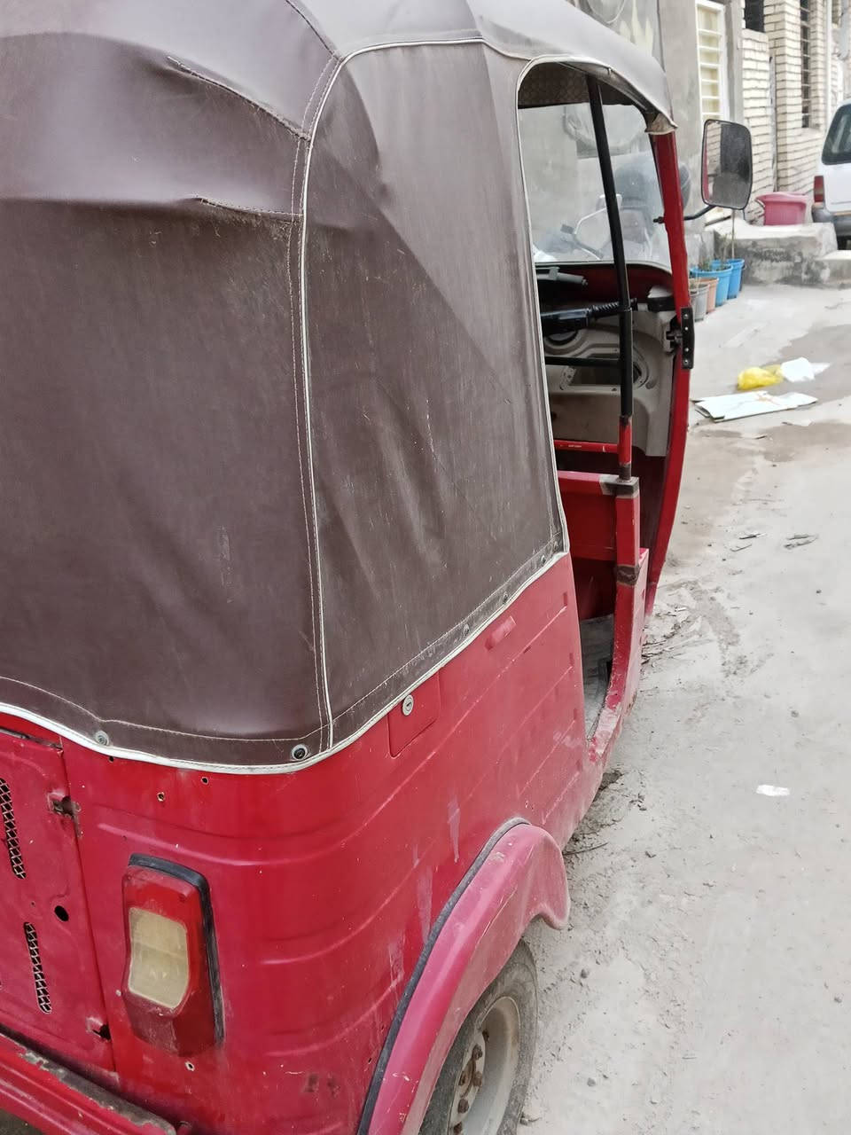 السلام عليكم تكتك بدي زيل شبيه بالباجاج موديلها2018. لكن مكينة باجاج موديل2020 ( الاقباقة مال مكينة موجودات وشديتهن). العنوان بغداد الخطيب اوراق كاملة رايدها1750 وبيها مجال رقم ***********
