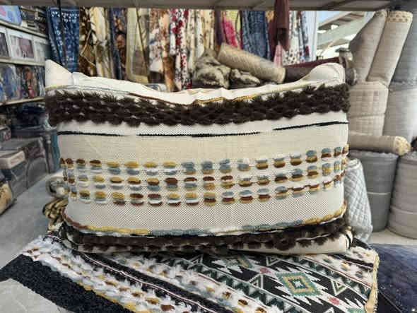 🌧️جديد الموسم الشتائي🌧️ 
🎗️ وجه مخدة فرو بوهيمي قياس 70*45 🎗️
      
للحجز والاستفسار مراسلة بريد الصفحة 📩
او التواصل عبر واتس ***********

🚐🚐تتوفر خدمة التوصيل🚐🚐

العنوان/ديالى جلولاء قرب سوق الجمعة
