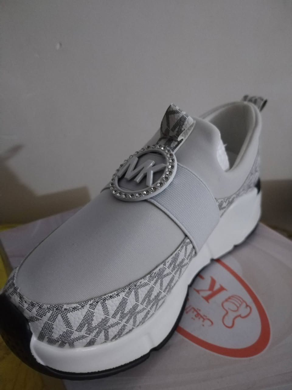 عندي هذني الاحذية نسائي الوان مختلفة وقياسات مختلفة السعر جوة سعر الجملة البيع كلهن الي يريد دخلي خاص


**إذا كنت صاحب هذا الإعلان وتريد حذفه لأي سبب، رجاءا أرسل رسالة إلى الدعم الفني**