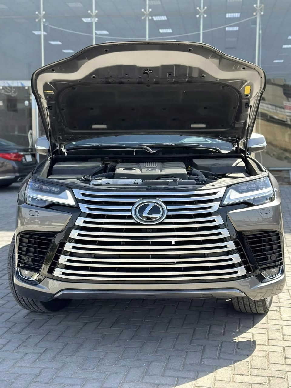 السلام عليكم 
لكزس 2023 بلاتنيوم 
رقم بغداد الجديد دولي
فول مواصفات 
داتشو
بوب شفط 
صندوق بالرجل
ماشية 12 الف كيلو متر 
مكفولة السياره لا صبغ لابارد 
سعرها:114 الف دولار وبيها مجال 
للاستفسار اكثر:
***********
***********
مكانها معارض النهضة شركة اللامي
