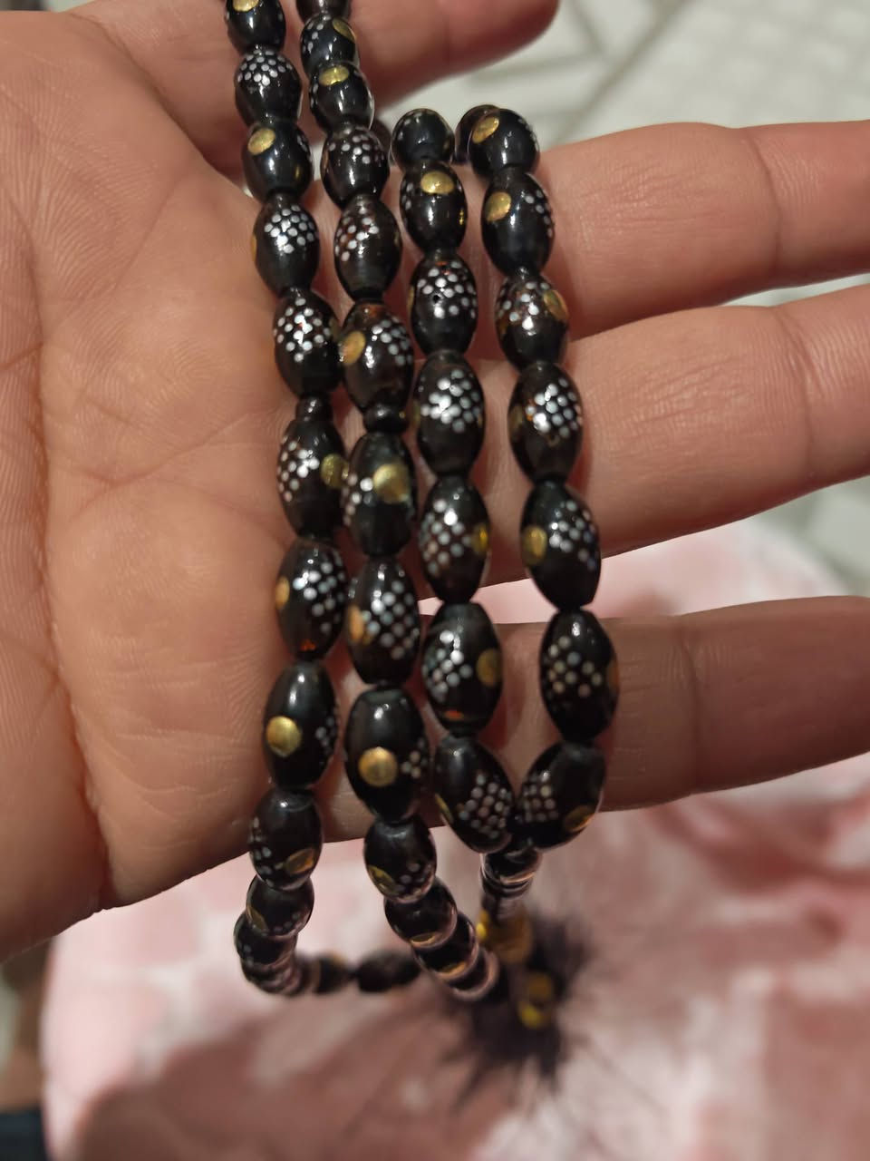 سبحة يسر مطعمه فضه مع ذهب مدري نحاس 
قديمه كلش


**إذا كنت صاحب هذا الإعلان وتريد حذفه لأي سبب، رجاءا أرسل رسالة إلى الدعم الفني**