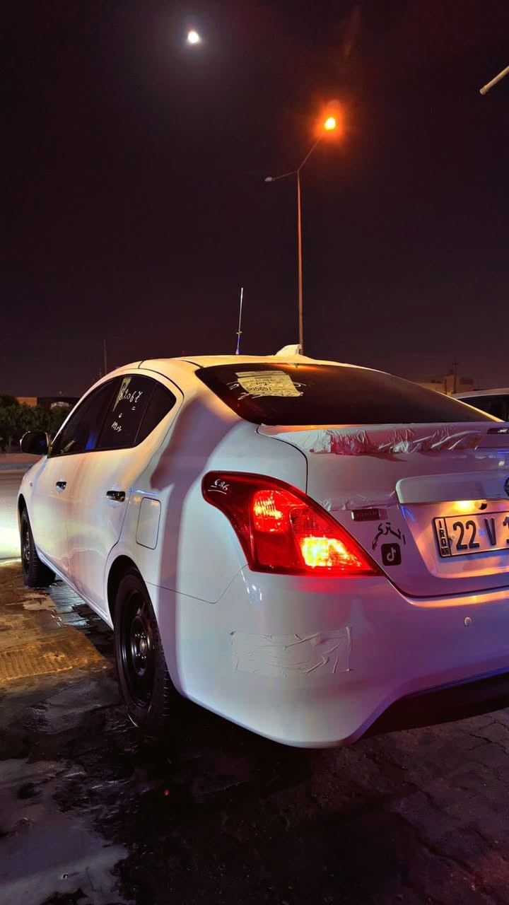 سلام عليكم نيسان سني مديل 25 هندي زيرو السياره ماشيه 8 الف السياره جديده بلكاتون دوشمه عام كشنات نحله ارضيه مدوشمه السياره كلش جديده بيها بارد بلباب الخلفي فقط السعر 129 مكاني بصره رقم ***********
