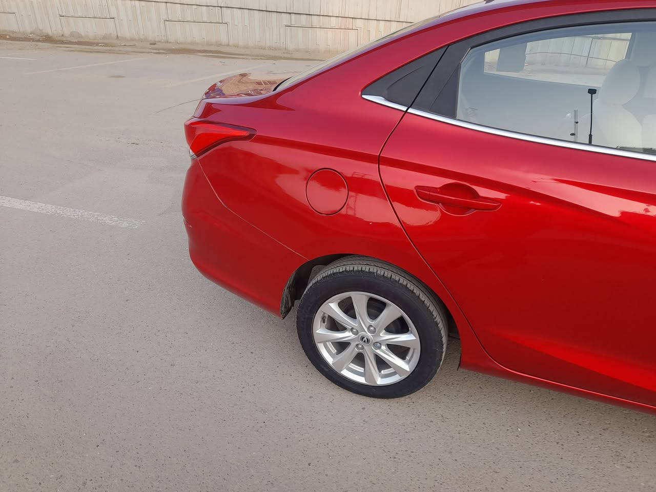 سياره شانجان السفن L7 موديل 2024 لون احمر ماروني. السياره حره فول مواصفات دخول جديد بدون لوحات جاهزه للترقيم ممكن تترقم اي محافظه مدفوع كمرك وضريبه على الكمرك الجديد موجوده في بابل-الحله للاتصال:***********
