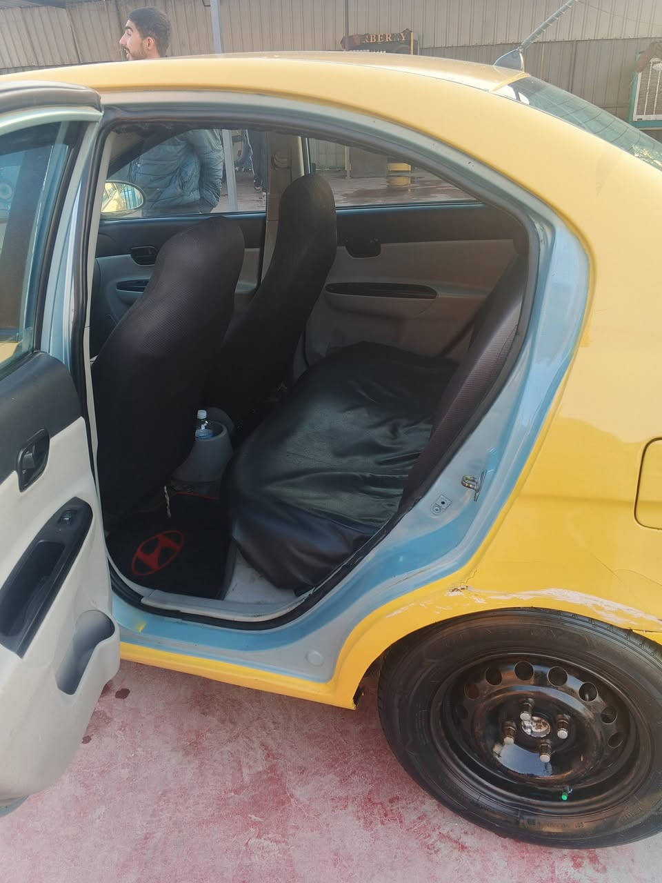 سلام وعليكم
اكسنت 2008صفره بسمي محرك 1600محرك و كير  خير من الله  تبريد شغال رقمه بغداد  ٧٠بيه ضريه بل باب خلف سايق ***********
