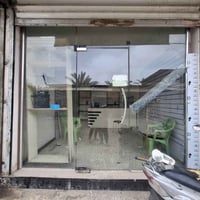 ديكور محل للبيع متكون من   ٣ عراضات بدون اناره مجرد رفوف   ١ عارضه تحت...