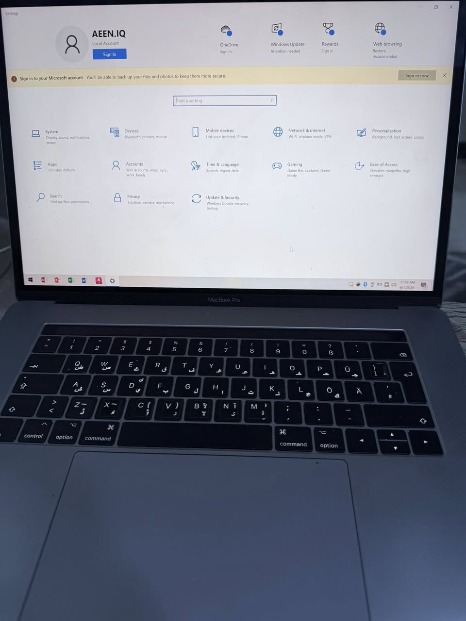 ماك برو اشتريته ماستخدمته ولا اعرف بتفاصيله
البطاره بحاله جيده وبي نظامين وندوز وابل واني شتريته ب840 وابد ماستخدمته وهسه الي ينطي بي سعر يسوا ابيع ***********
