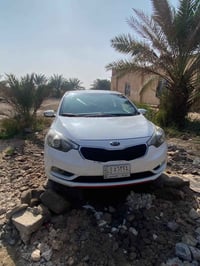 سيراتو موديل 2015مكفوله من الضربه بيه رش تجميل من داخل لباب وبيه بارد ...